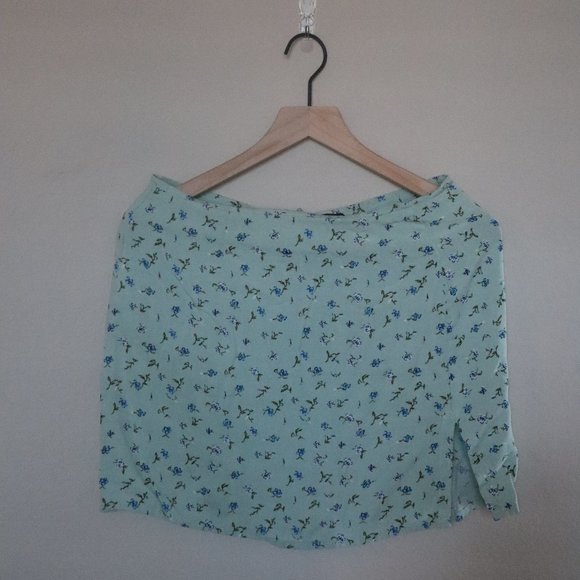 Motel MINI SKIRT IN PRETTY PETAL GREEN - Picture 2 of 7